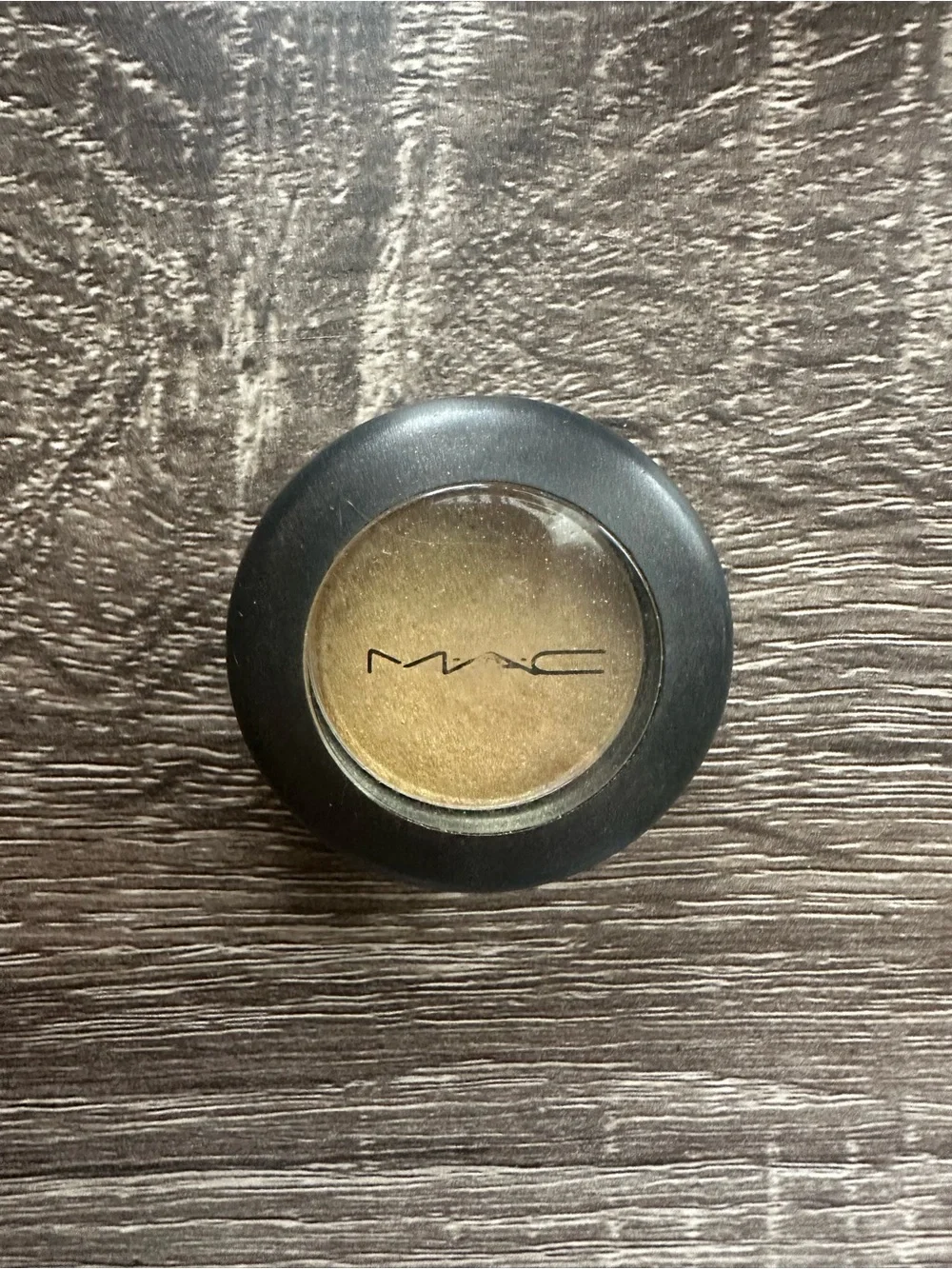 MAC Cosmetics Metallic Gold Pressed Eyeshadow